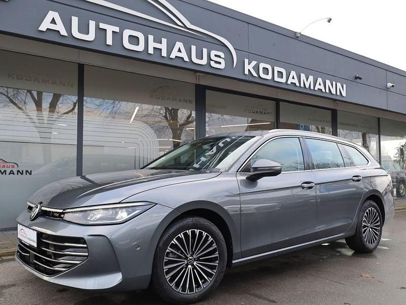 Gebraucht VW Passat 150 PS (110 kW) 2025 Grau Kombi
