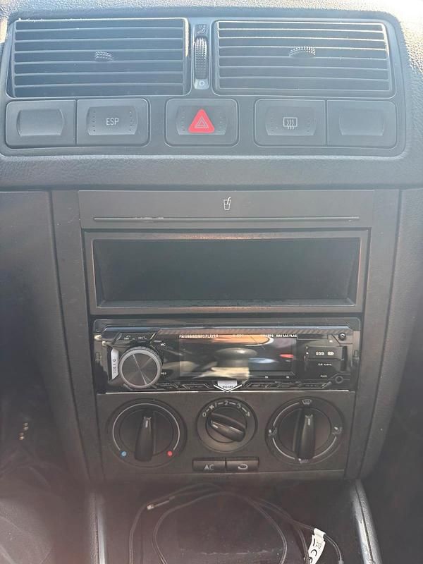 Gebraucht VW Golf IV 90 PS (66 kW) 2001 Silber Limousine