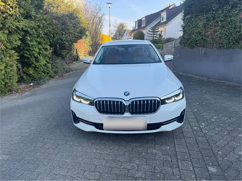 Gebraucht BMW 520 190 PS (139 kW) 2023 Weiß Limousine