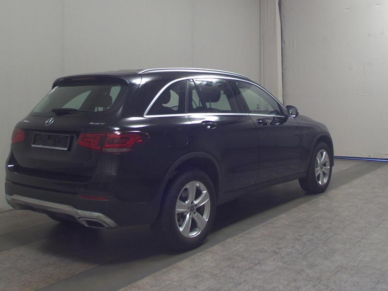 Gebraucht Mercedes GLC300e 306 PS (225 kW) 2021 Schwarz SUV
