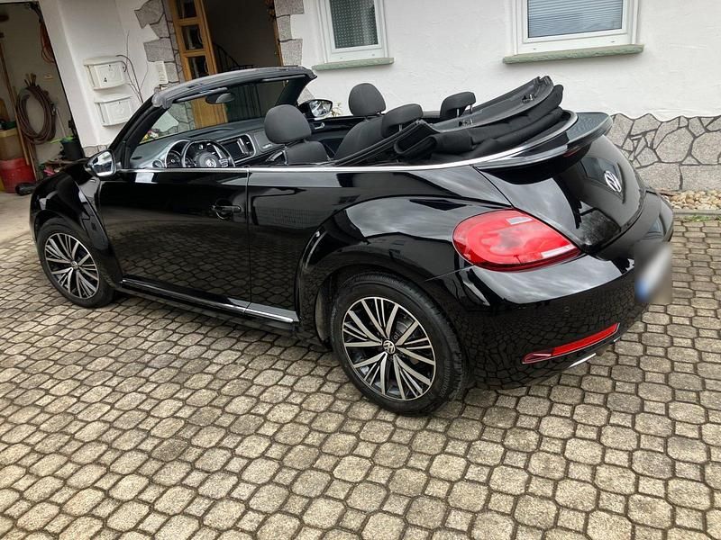 Gebraucht VW Beetle Cabriolet Allstar 105 PS (77 kW) 2016 Schwarz Cabrio
