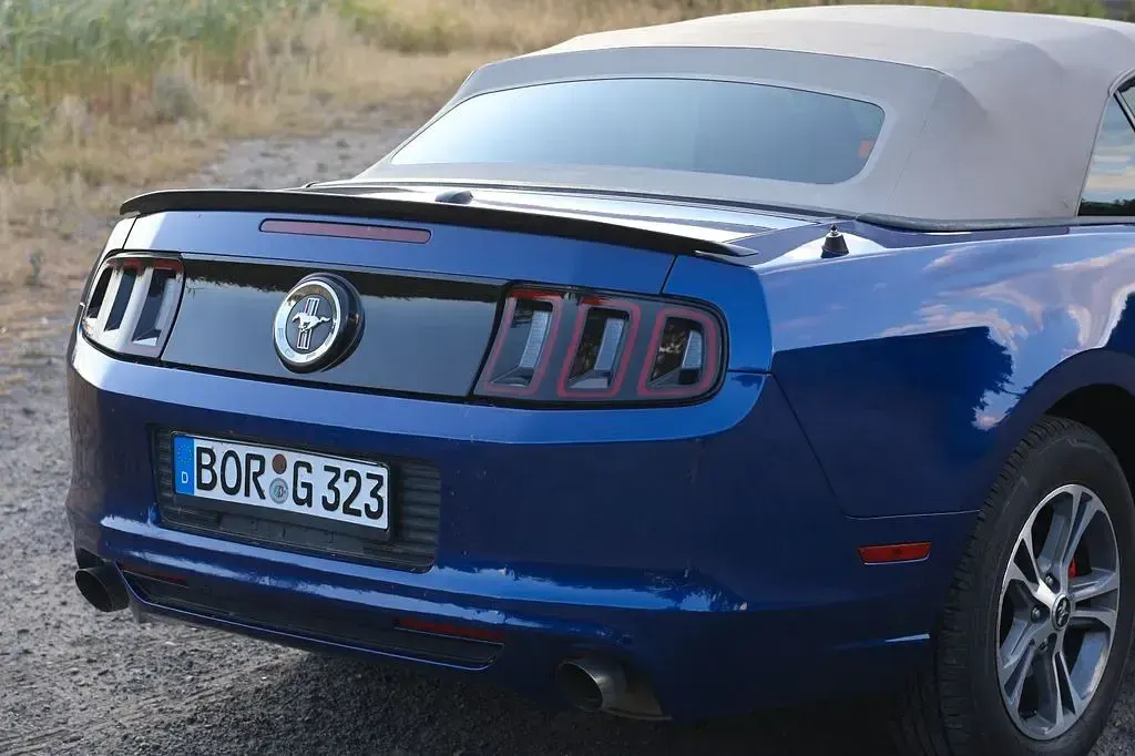 Gebraucht Ford Mustang 305 PS (224 kW) 2014 Blau Cabrio