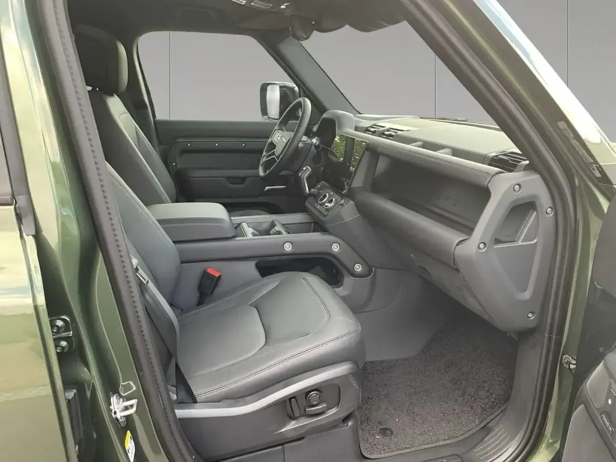 Neu Land Rover Defender 355 PS (261 kW) 2026 SUV