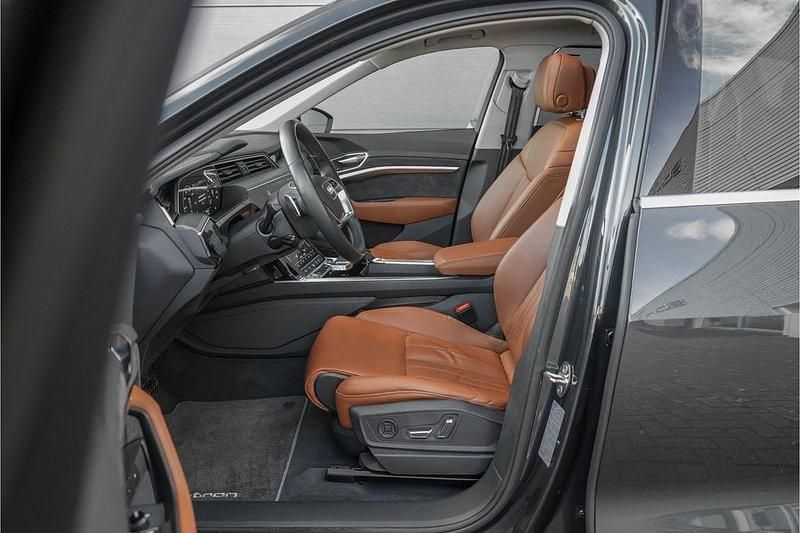 Gebraucht Audi e-tron Advanced Plus 300 kW (408 PS) 2019 Grau SUV