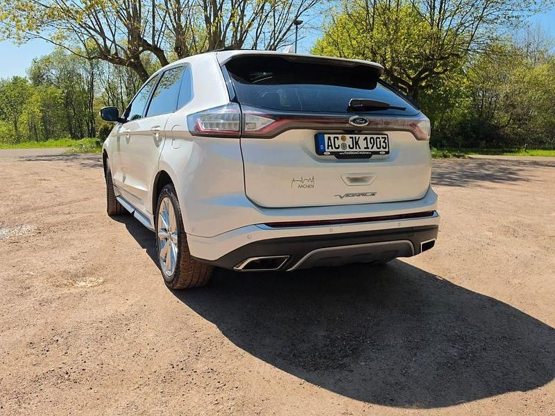 Second-hand Ford Edge Vignale 209 CP (153 kW) 2017 Alb SUV