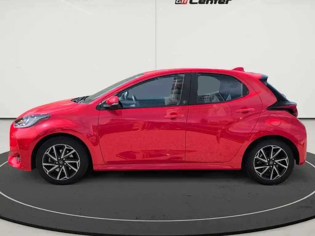Gebraucht Toyota Yaris Hybrid Team 116 PS (85 kW) 2022 Rot Kleinwagen