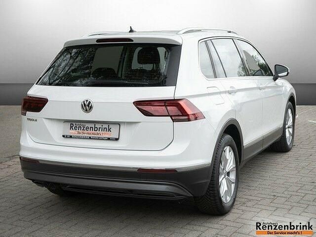 Gebraucht VW Tiguan Highline 150 PS (110 kW) 2018 Weiß (pure white) SUV