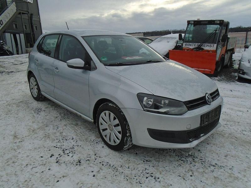 Gebraucht VW Polo Comfortline 90 PS (66 kW) 2011 Silber Limousine