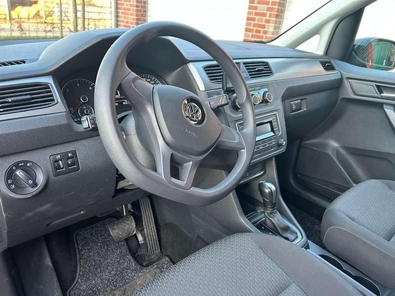 Gebraucht VW Caddy Trendline 102 PS (75 kW) 2017 Rot Van / Kleinbus