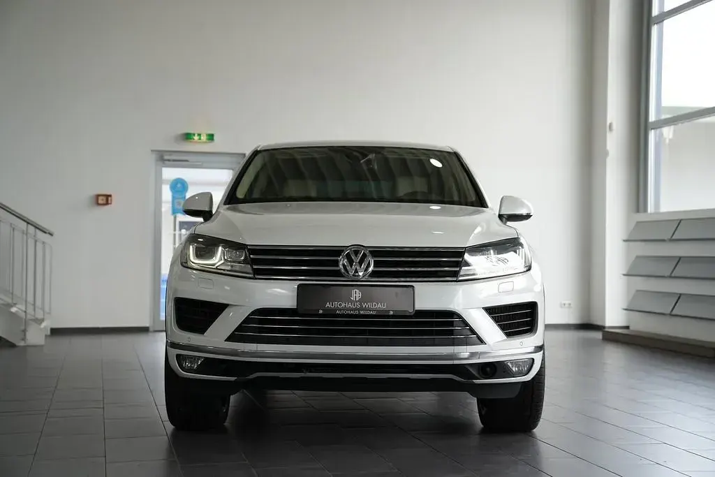 Gebraucht VW Touareg Terrain Tech 262 PS (192 kW) 2015 Weiß SUV
