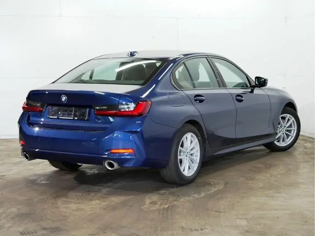 Gebraucht BMW 320 Performance 184 PS (135 kW) 2024 Blau Limousine