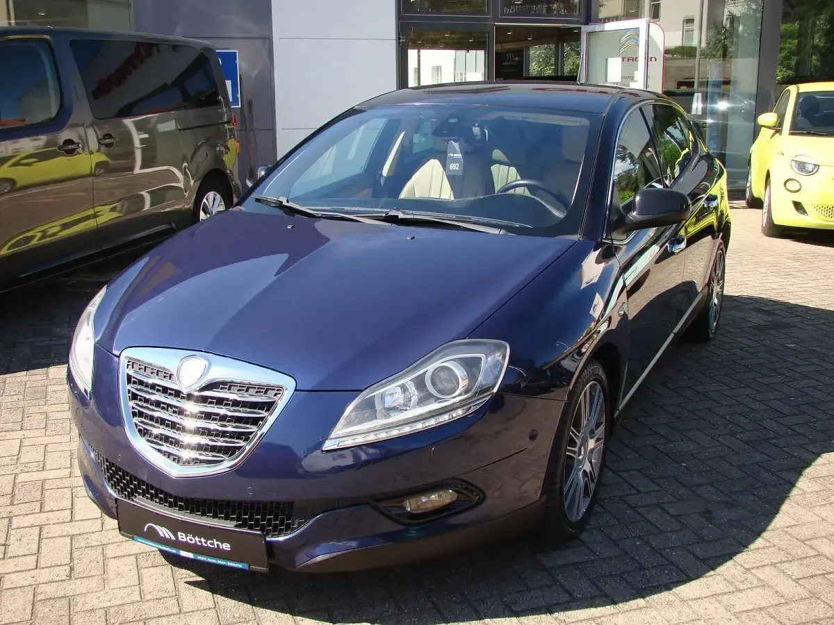 Gebraucht Lancia Delta 140 PS (102 kW) 2011 Kleinwagen