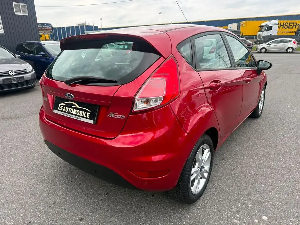 Gebraucht Ford Fiesta 101 PS (74 kW) 2017 Rot Kleinwagen
