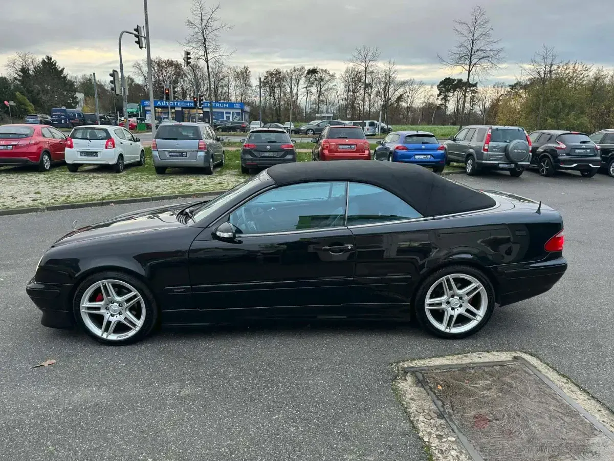 Gebraucht Mercedes CLK320 Avantgarde 218 PS (160 kW) 2001 Schwarz Cabrio
