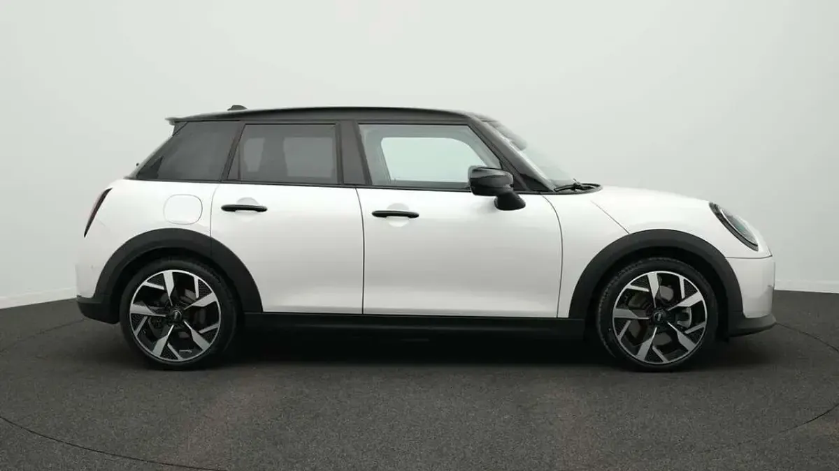 Gebraucht Mini Cooper S Classic 204 PS (150 kW) 2025 Weiß Kleinwagen