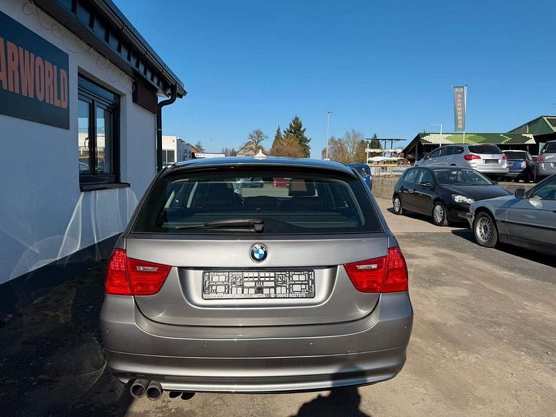 Gebraucht BMW 330 Performance 245 PS (180 kW) 2009 Grau Kombi