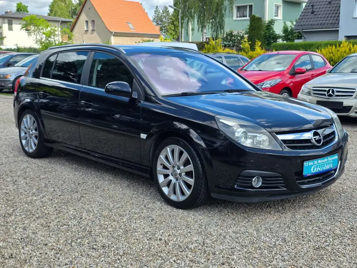 Gebraucht Opel Signum 150 PS (110 kW) 2007 Schwarz Kleinwagen