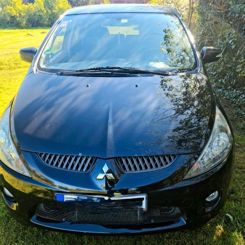 Schwarz Gebraucht 2006 Mitsubishi Grandis Van / Kleinbus | 1.400 € (Fairer Preis) - Bild 1/4