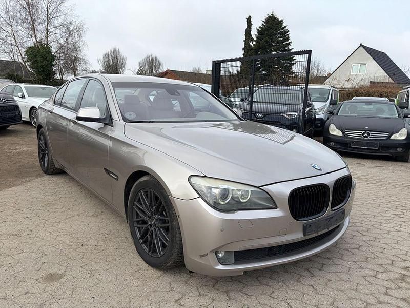 Gebraucht BMW 730 Sport Line 245 PS (180 kW) 2008 Beige Limousine