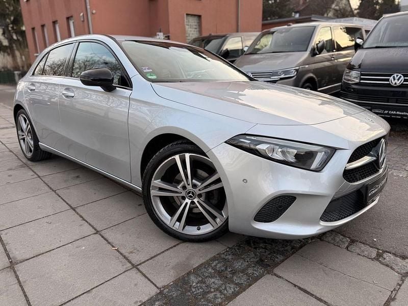 Gebraucht Mercedes A180 136 PS (100 kW) 2021 Silber Limousine