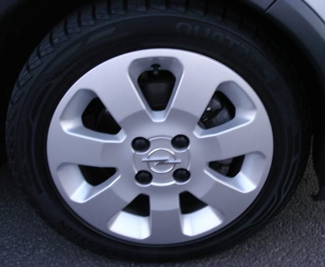 Gebraucht Opel Corsa Sport 90 PS (66 kW) 2005 Silber metallic Kleinwagen