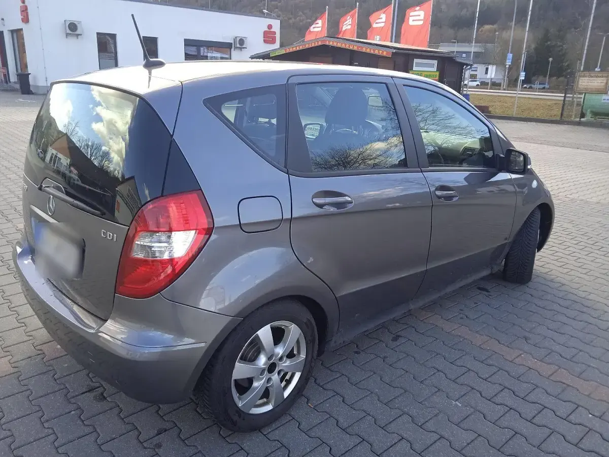 Gebraucht Mercedes A160 82 PS (60 kW) 2012 Grau Kleinwagen