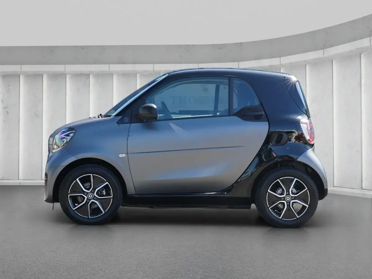 Gebraucht Smart ForTwo Coupé 60 kW (82 PS) 2024 Bodypanels in titania grey (ma Kleinwagen