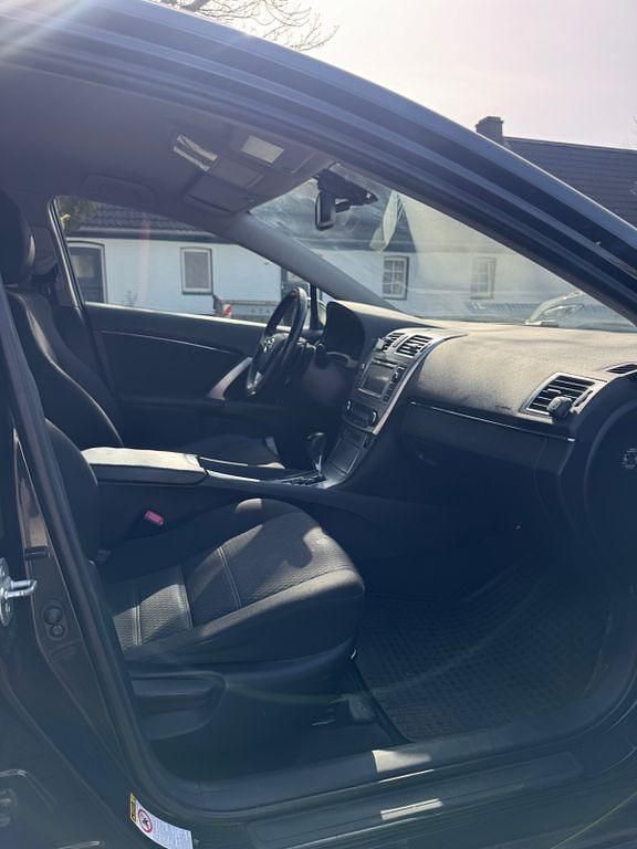 Gebraucht Toyota Avensis Executive 150 PS (110 kW) 2013 Schwarz Kombi