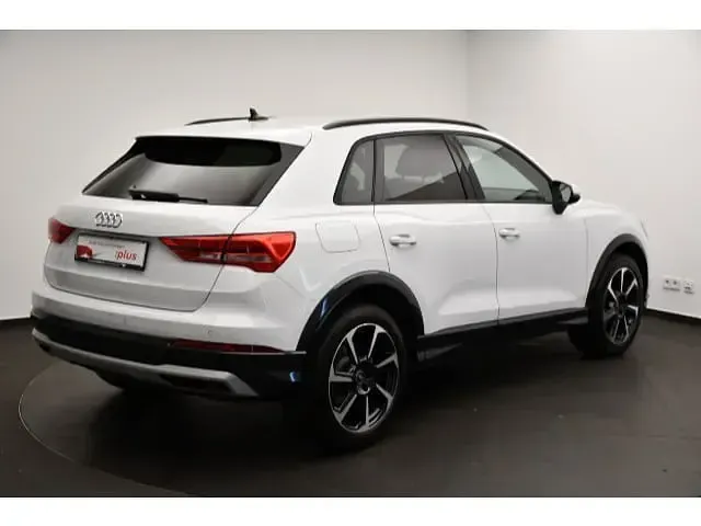 Gebraucht Audi Q3 Advanced 150 PS (110 kW) 2025 Gletscherweiß metallic SUV