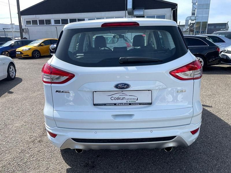 Gebraucht Ford Kuga 150 PS (110 kW) 2015 Weiß SUV