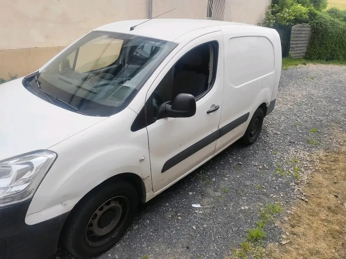 Gebraucht Peugeot Partner 100 PS (73 kW) 2016 Weiß