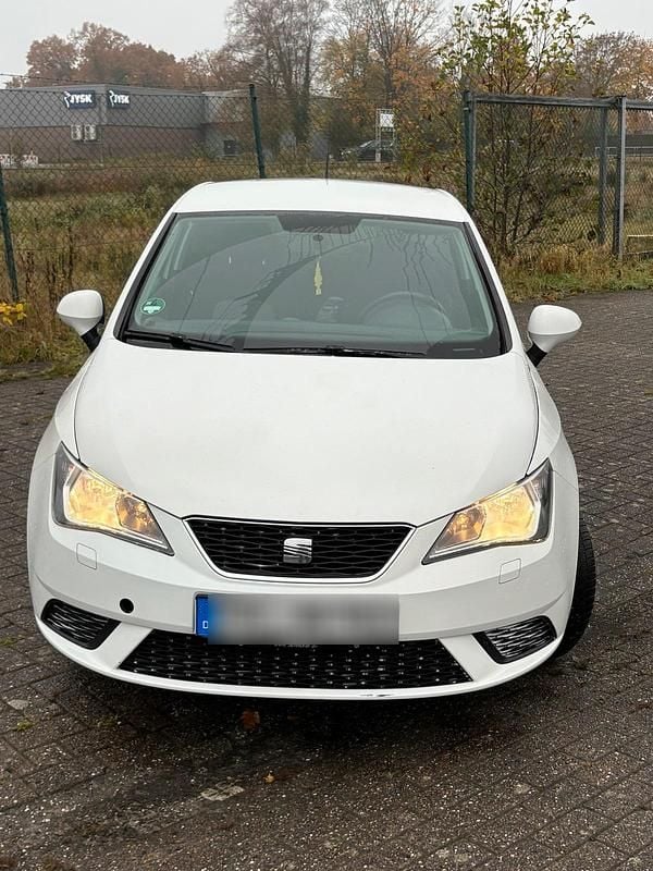 Weiß Gebraucht 2012 Seat Ibiza Limousine | 4.200 € (Fairer Preis) - Bild 1/4