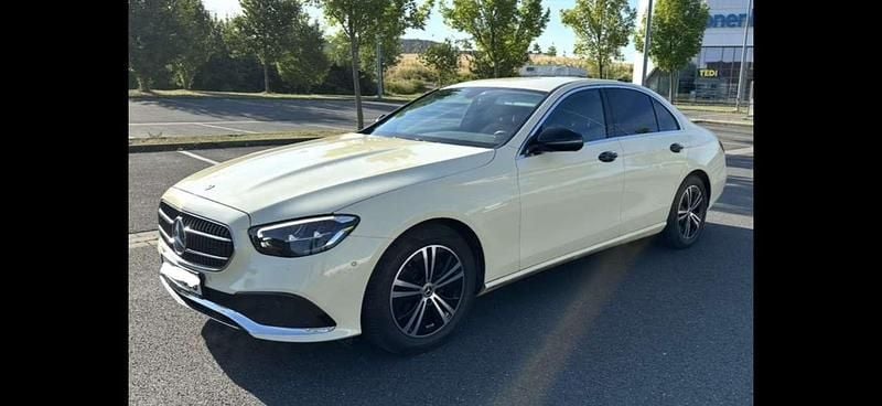 Schwarz Gebraucht 2022 Mercedes E220 Limousine | 26.200 € (Superpreis) - Bild 1/4