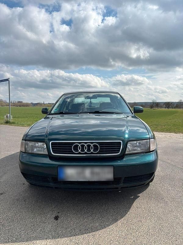 Second-hand Audi A4 101 CP (74 kW) 1996 Verde Berlinǎ