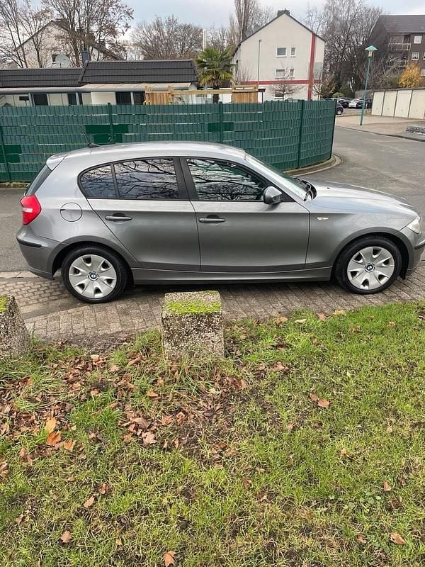 Gebraucht BMW 118 143 PS (105 kW) 2010 Grau Kleinwagen