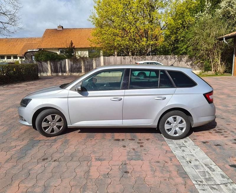 Gebraucht Skoda Fabia Ambition 105 PS (77 kW) 2016 Silber Limousine