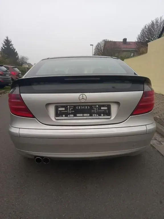 Gebraucht Mercedes 180 129 PS (94 kW) 2002 Silber Limousine