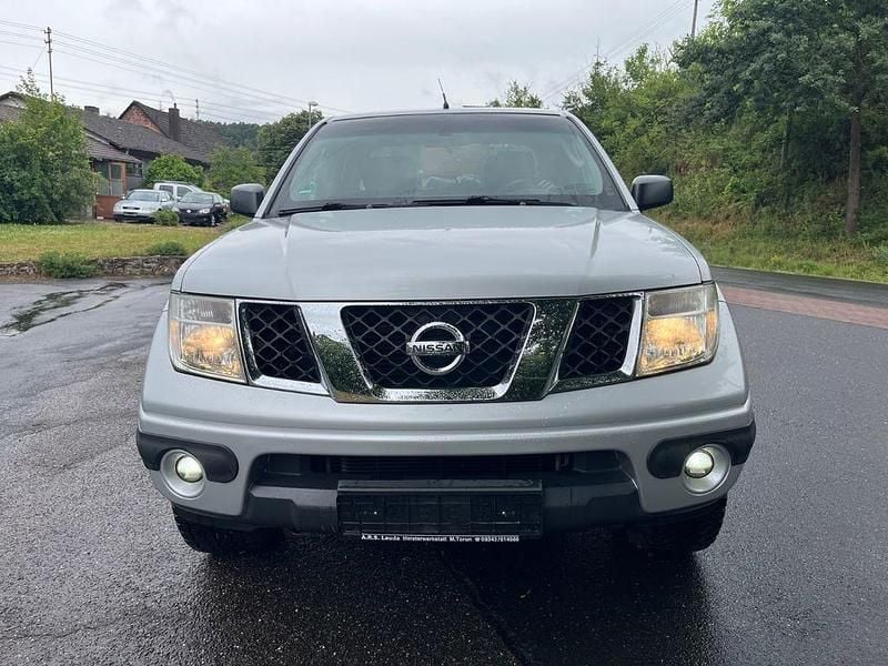 Silber Gebraucht 2005 Nissan Navara Comfort Abholung | 6.699 € (Fairer Preis) - Bild 1/4