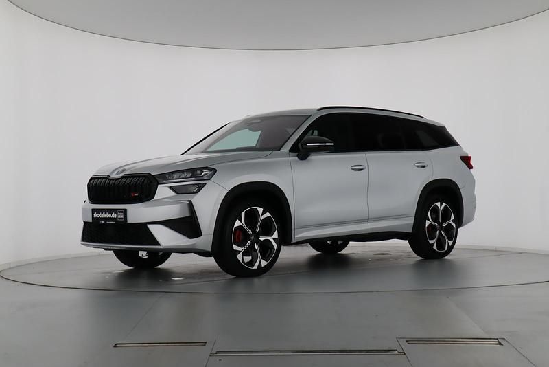 Brillantsilber metallic Neu 2025 Skoda Kodiaq RS SUV | 51.079 € (Guter Preis) - Bild 1/4