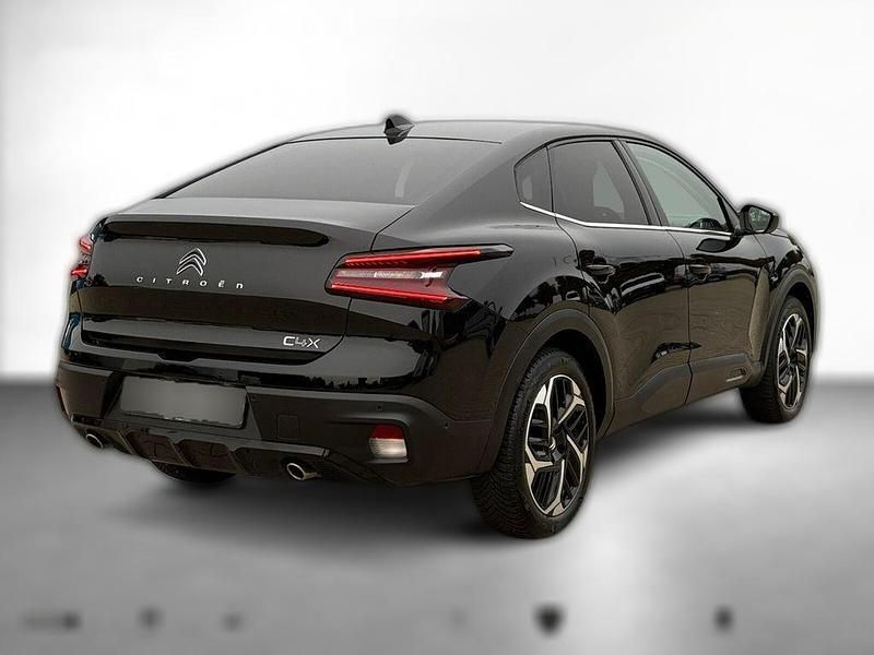 Schwarz metallic Gebraucht 2023 Citroën C4 Shine | 24.180 € (Etwas zu teuer) - Bild 1/4