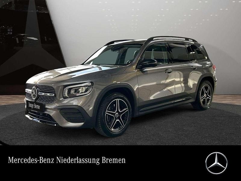 Grau Gebraucht 2022 Mercedes GLB200 AMG SUV | 36.990 € (Fairer Preis) - Bild 1/3