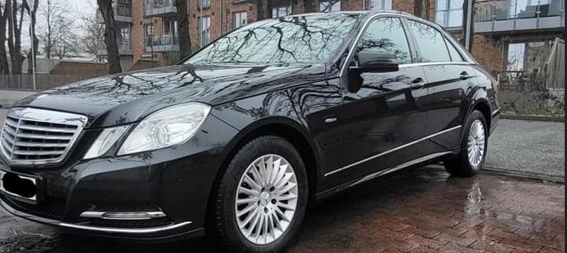 Gebraucht Mercedes E220 170 PS (125 kW) 2012 Schwarz Limousine