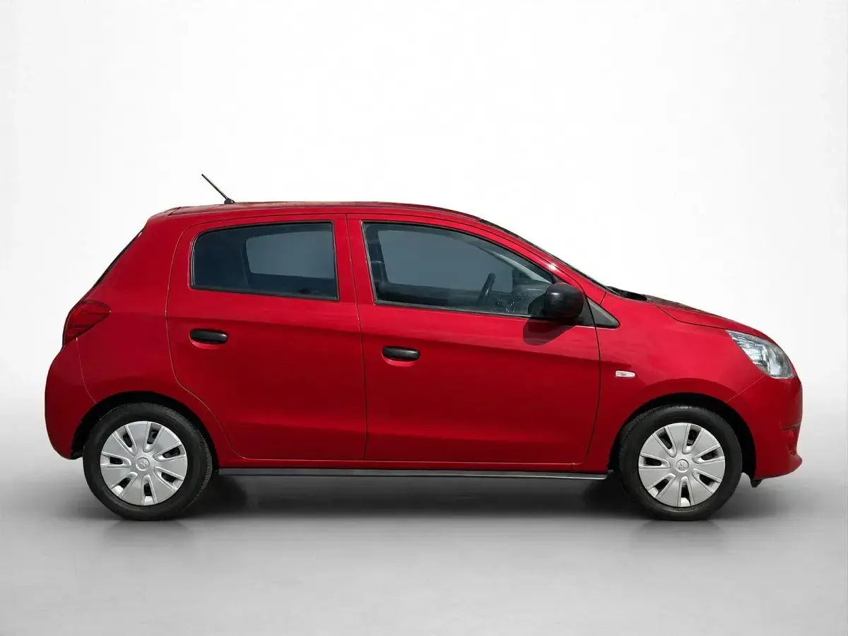 Gebraucht Mitsubishi Space Star Diamant Edition 71 PS (52 kW) 2015 Rot Kleinwagen