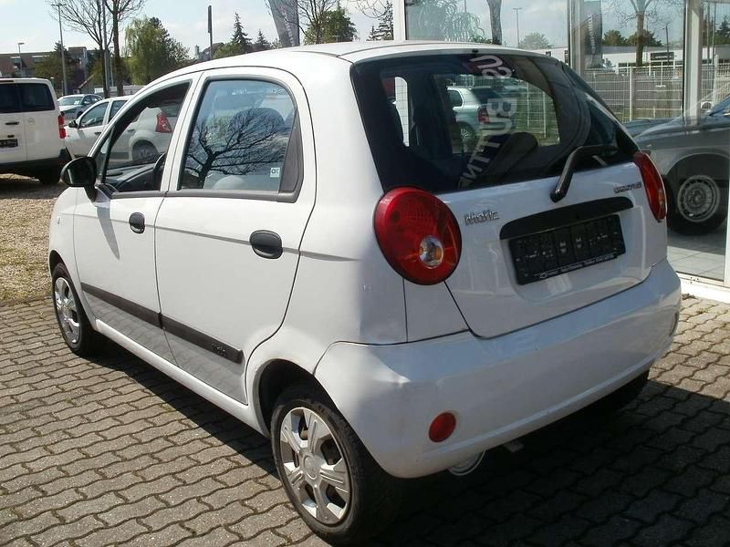 Gebraucht Chevrolet Matiz 55 PS (40 kW) 2009 Weiß Kleinwagen