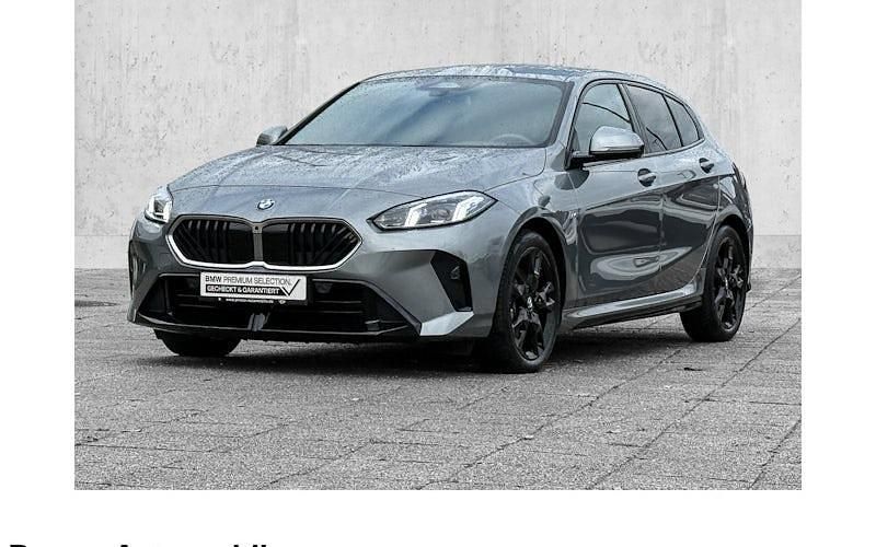 Grau Gebraucht 2024 BMW 120 Shadowline Kleinwagen | 29.900 € (Superpreis) - Bild 1/4