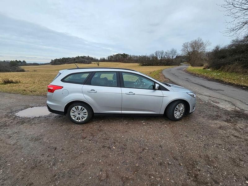 Gebraucht Ford Focus Business Edition 120 PS (88 kW) 2017 Silber Limousine