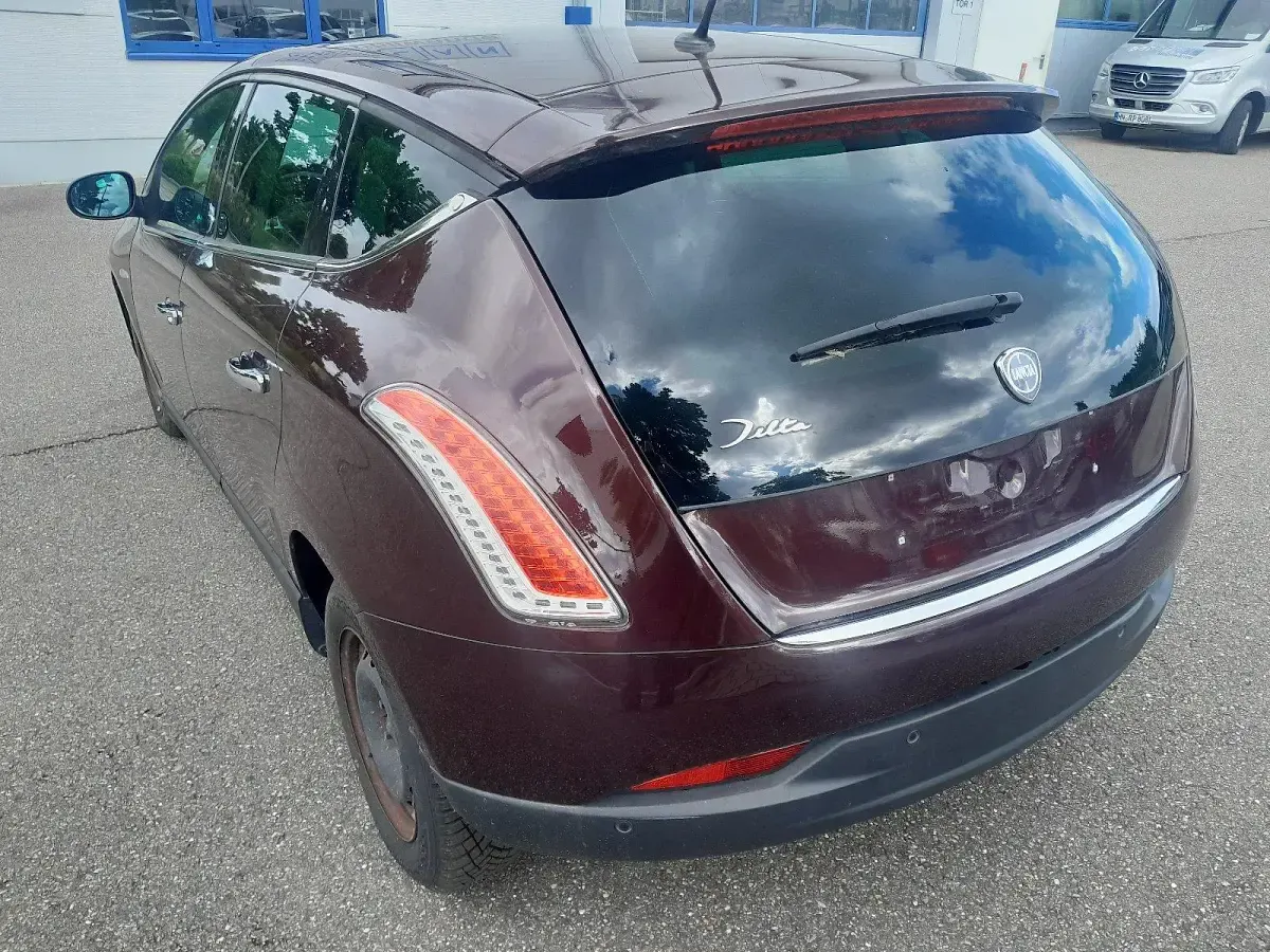 Gebraucht Lancia Delta 120 PS (88 kW) 2009 Violet Kleinwagen