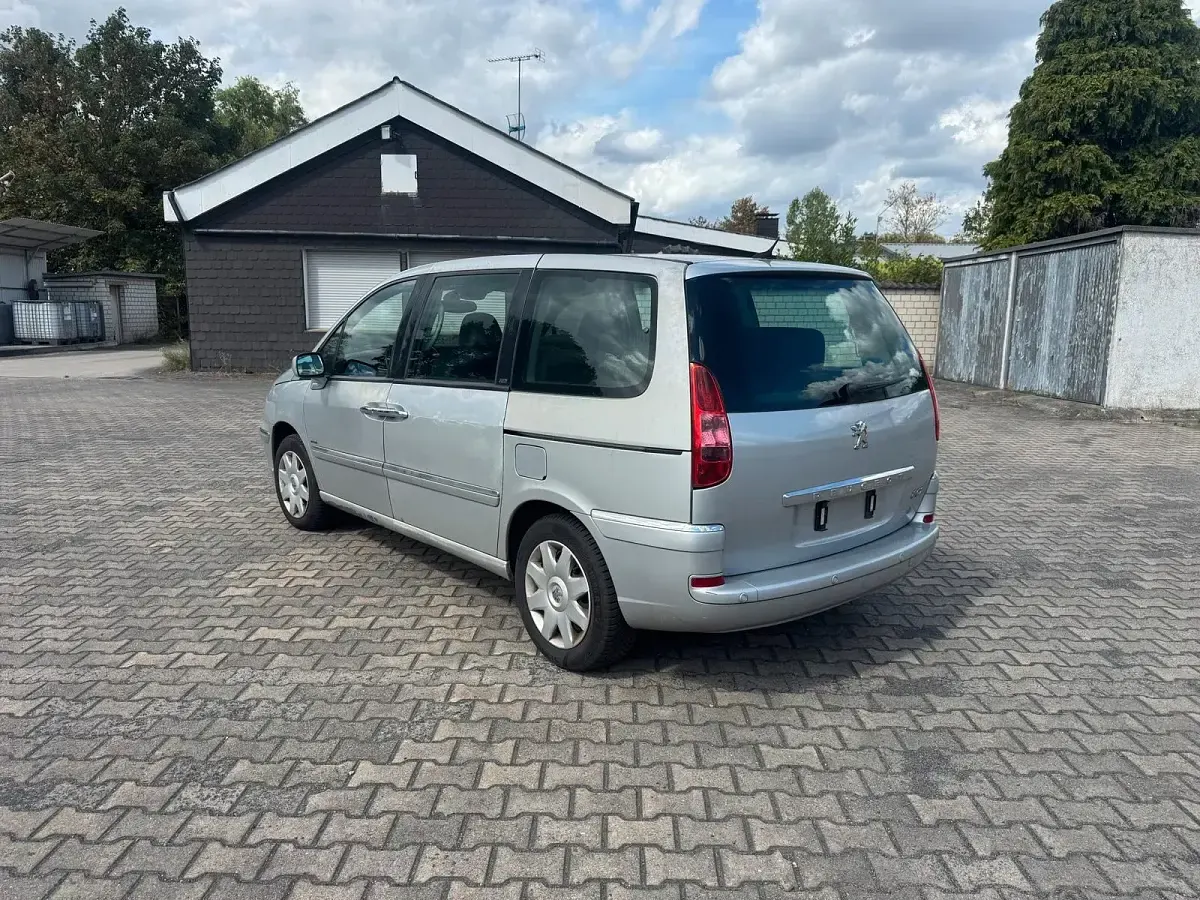 Gebraucht Peugeot 807 135 PS (99 kW) 2007 Silber Van / Kleinbus