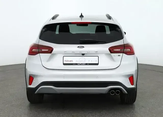 Second-hand Ford Focus Active 125 CP (91 kW) 2023 Argintiu Berlinǎ