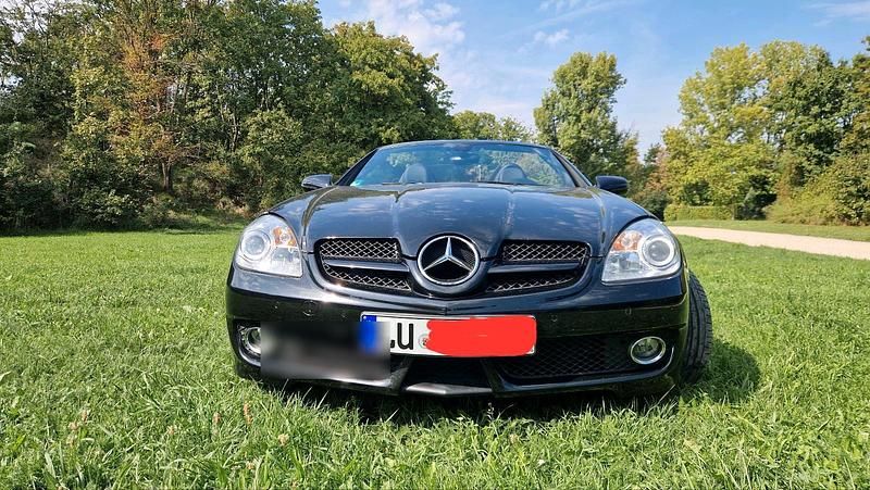Schwarz Gebraucht 2009 Mercedes SLK200 Cabrio | 7.850 € (Guter Preis) - Bild 1/4